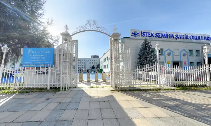 مدرسه İSTEK